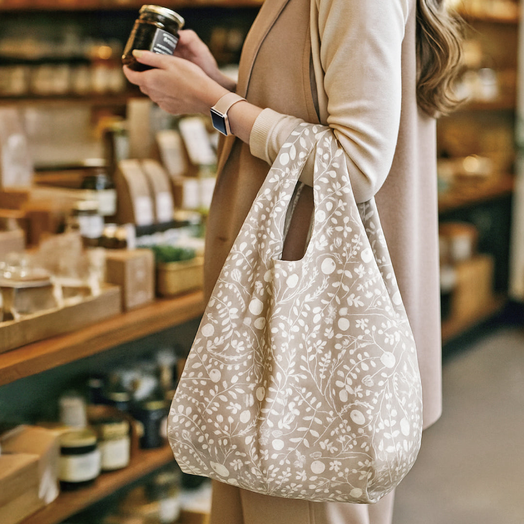 季節の訪れ薫る、森色ニュアンスボタニカル